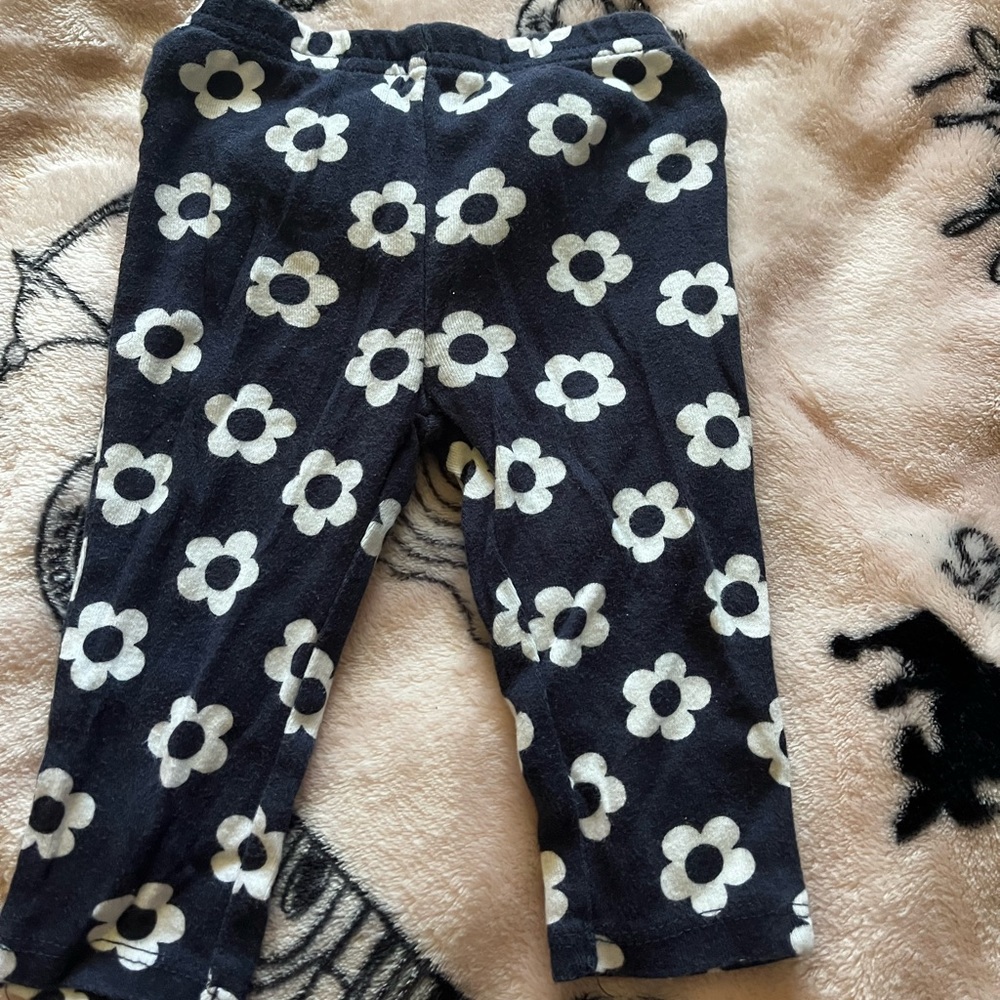 Baby leggings with ruffle